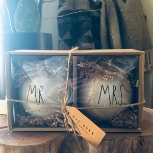 Rae Dunn ... MR & MRS 💍 ornament set! NIB
